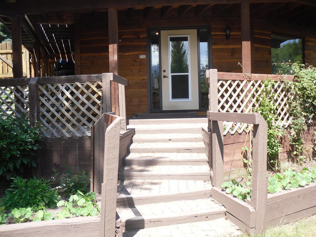 Cedar House Guest house 3*
